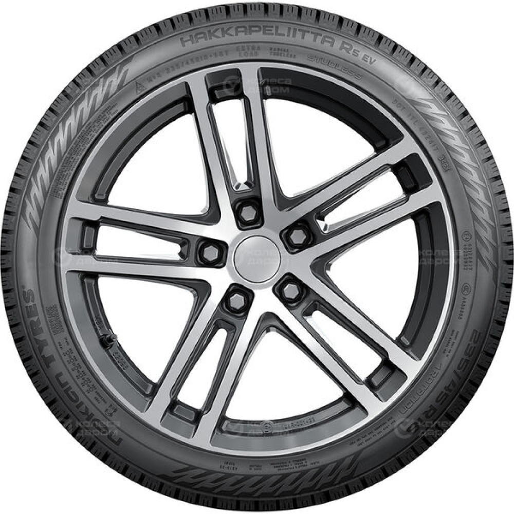 Nokian Tyres Hakkapeliitta R5 EV 295/40 R21 111T