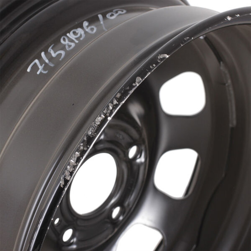 Колесный диск Magnetto 16003 6.5xR16 5x114.3 ET50 DIA66.1 (уценка) черный