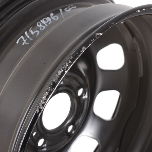 Колесный диск Magnetto 16003 6.5xR16 5x114.3 ET50 DIA66.1 (уценка) черный