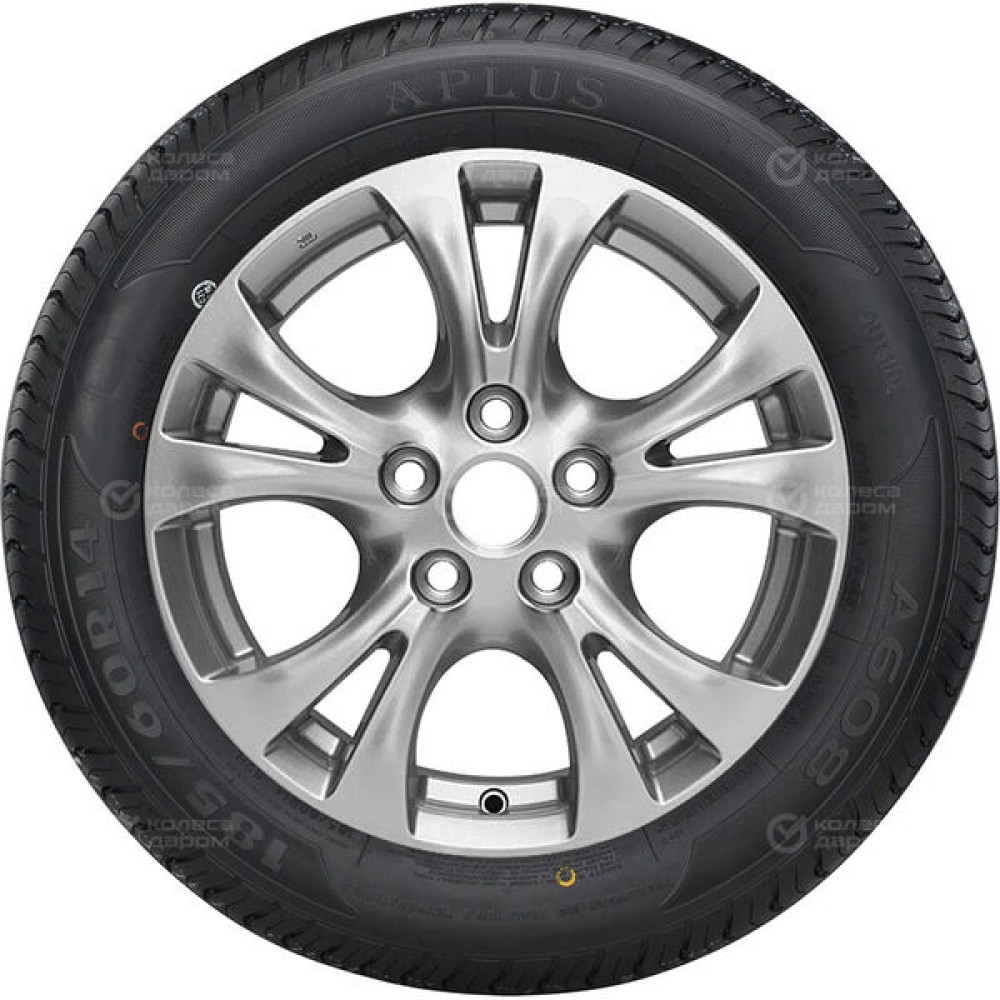 Aplus A608 215/55 R16 93H