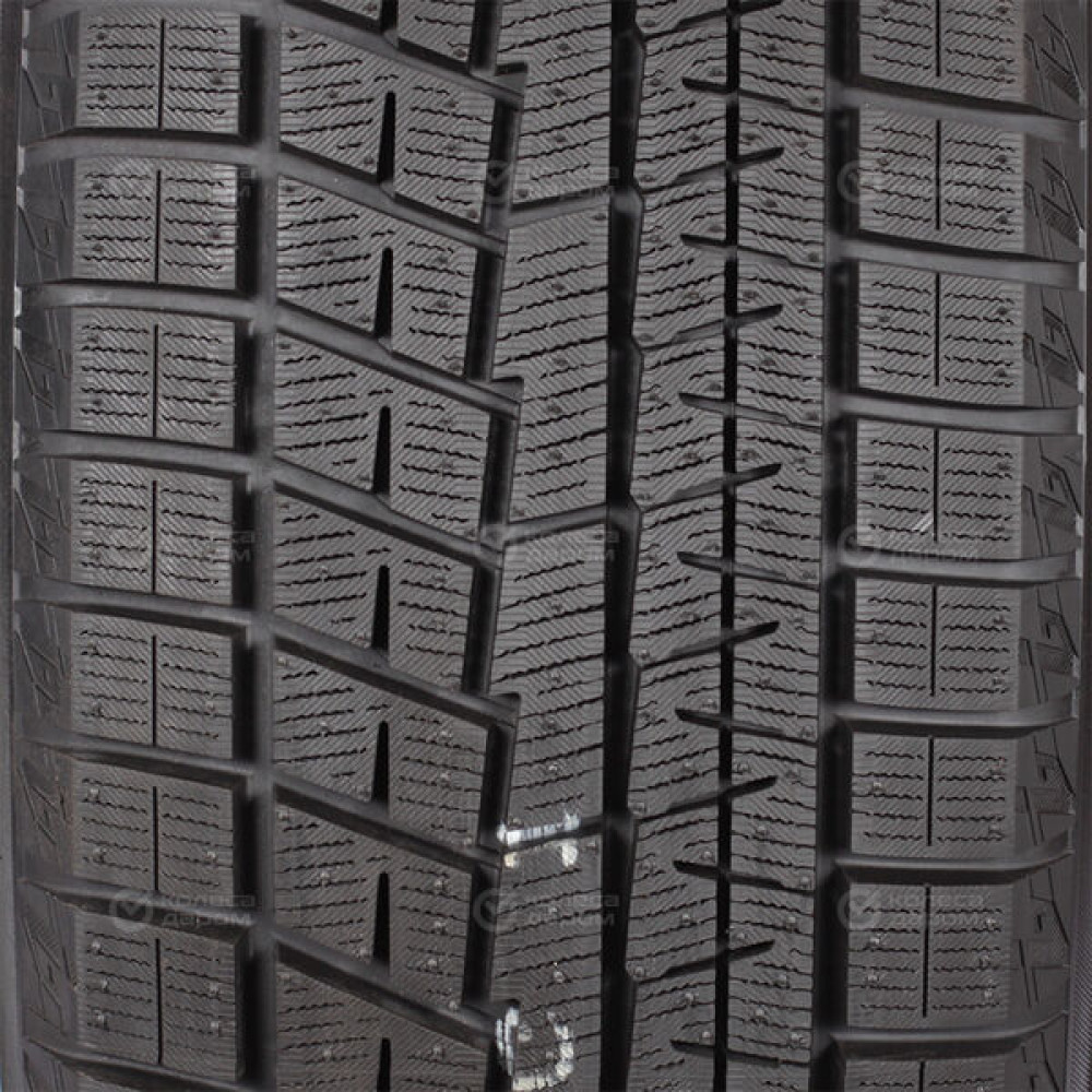 Yokohama iceGUARD IG60 225/60 R18 104Q