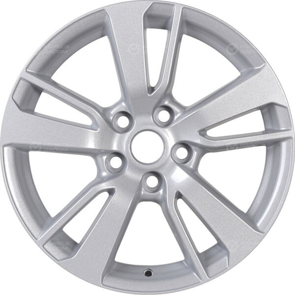 Колесный диск Carwel Чага 1704 7xR17 5x114.3 ET39 DIA60.1 серебристый